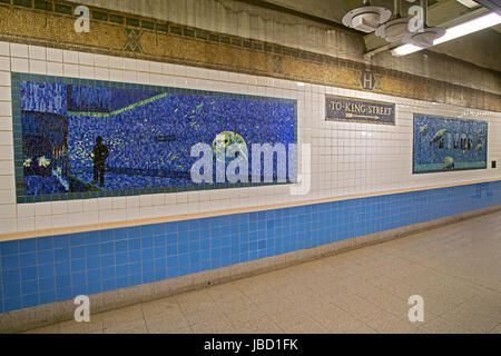 Schönen nautischen Themen Mosaik Kunstwerk He Houston Street u-Bahn-Bahnsteig im Zentrum von Manhattan, New York City. Stockfoto