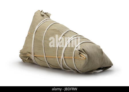 Chinesischer klebrigen Reis Knödel, Isolated On White Background mit Schneidepfad in voller Tiefe des Feldes. Stockfoto