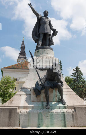 Ungarn, Kecskemét. Lajos Kossuth-Denkmal auf dem Kossuth Platz Stockfoto