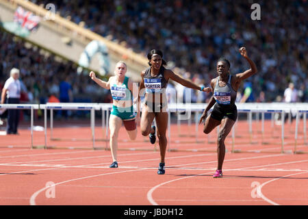 Sally PEARSON, Tiffany PORTER und Dawn HARPER-NELSON im Wettbewerb der Frauen 100m Hürden bei den 2016 Diamond League, Alexander Stadium, Birmingham, UK, 6. Juni 2016. Stockfoto