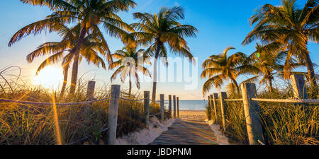 Berühmte Passage zum Strand - Key West Stockfoto