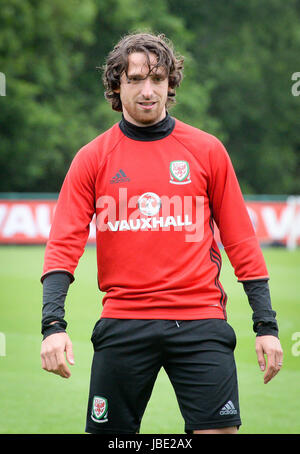 Wales' Joe Allen während des Trainings im Resort Vale, Glamorgan. Stockfoto