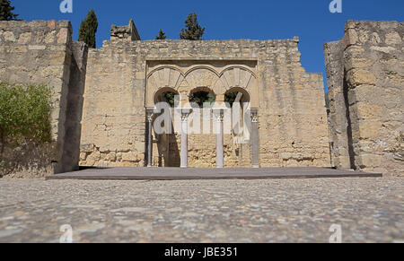 Obere Basilika Gebäude auf archäologische Website von Medina Azahara, Madinat al-Zahra, in der Nähe von Córdoba, Andalusien, Spanien Stockfoto