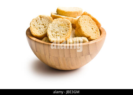 Bruschetta in Holzschale auf weißem Hintergrund Stockfoto