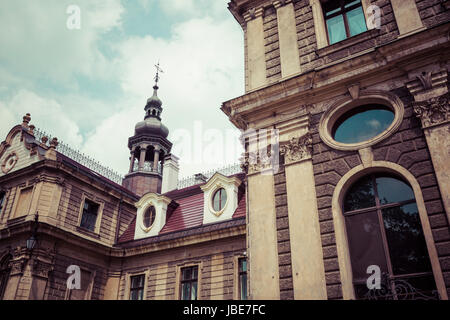 MOSZNA, Polen - 4. Juni 2017: The Moszna Castle ist ein historischer Palast befindet sich in einem kleinen Dorf in Moszna ist eines der bekanntesten Denkmäler in Uppe Stockfoto
