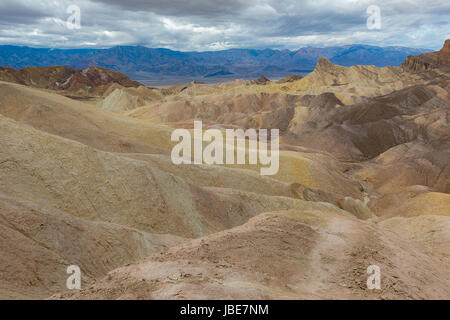 Bunte Ton Canyon Zabriskie Point in Death Valley Nationalpark Stockfoto