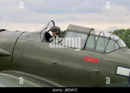 North American AT-6D-NT Texaner Vorbereitung nehmen Sie an der Shuttleworth fliegen Navy Air Show Stockfoto