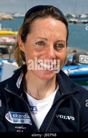 Paralympischen Seemann, Helena Lucas auf Weymouth & Portland National Sailing Academy, Portland, Dorset, Großbritannien. Stockfoto