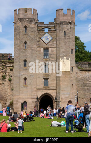 (Hof) ist im Inneren des Schlosses die Hauptburg Gatehouse of Warwick in Warwickshire, UK. (88) Stockfoto