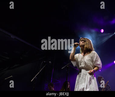 Broken Social Scene auf Dem Field Trip Music & Arts Festival 2017 mit Feist, Amy Milan von STARS und Emily Haines von Metric Stockfoto