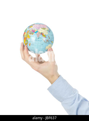 Hände-Betriebe Globe auf weiß Stockfoto