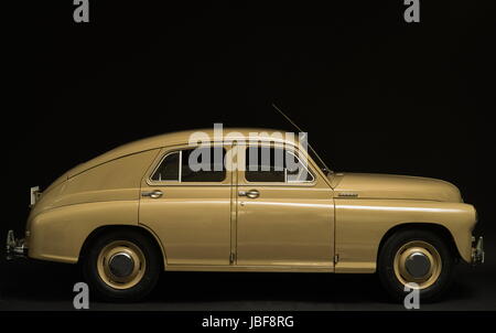 St.Petersburg, Russland, 7. Oktober 2015 Modell des sowjetischen Auto Gaz M 20 Sieg 1946-Seitenansicht Stockfoto