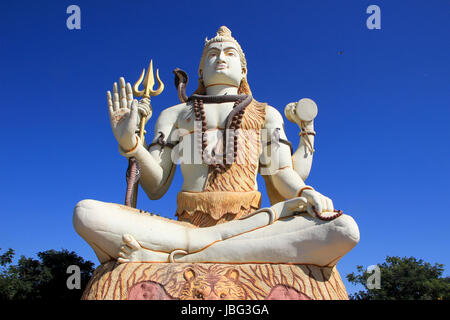 Lord Shiva in ruhigen, komponierte Sitzhaltung am Naganatha (Jyothirlinga)-Tempel in der Nähe von Dwaraka, Gujarath, Indien, Asien Stockfoto