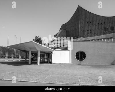 BERLIN, Deutschland - 23. April 2010: Die Berliner ebenso Concert Hall ist ein Meisterwerk der modernen Architektur, entworfen von Hans Scharoun in1960 als Teil des Orchesters Kulturforum und Heimat der Berliner Philharmoniker Stockfoto