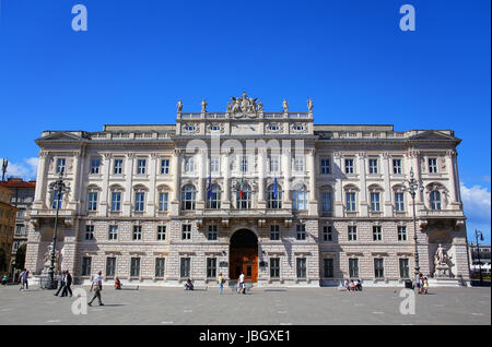 Palazzo del Lloyd Triestino auf Piazza Unita d ' Italia in Triest, Italien. Triest ist die Hauptstadt der autonomen Region Friaul-Julisch Venetien Stockfoto