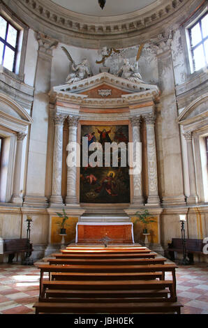 Innenraum der Kirche San Giorgio Maggiore auf der Insel mit dem gleichen Namen in Venedig, Italien. Es wurde von Andrea Palladio entworfen und gebaut zwischen 1566 und Stockfoto