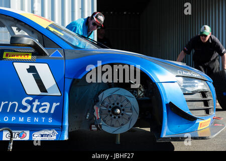 Melbourne, Australien. 11. Juni 2017. Boxengasse während der 2017 Shannon Staatsangehörige, Runde 3 - Winton, Australien am 11. Juni 2017. Bildnachweis: Dave Hewison Sport/Alamy Live-Nachrichten Stockfoto