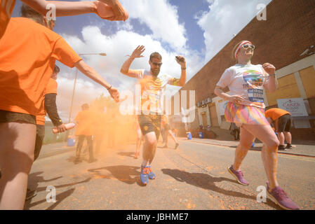 The Color Run London, Wembley Park 2017. Farblauf Stockfoto