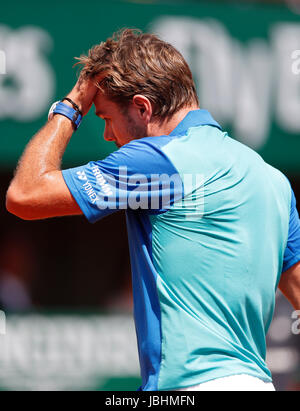 (170611)--PARIS, 11. Juni 2017 (Xinhua)--Stan Wawrinka der Schweiz reagiert während der Herren Einzel Finale mit Rafael Nadal aus Spanien beim French Open Tennisturnier 2017 in Roland Garros in Paris, Frankreich am 11. Juni 2017. (Xinhua/Han Yan) Stockfoto