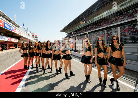 Schaltung von Montmelo, Barcelona, Spanien. 11. Juni 2017. Monster-Mädchen vor einem Rennen auf dem Gran Premi Monster Energie de Catalunya Circuit von Montmelo. Sonntag, 11. Juni 2017. Bildnachweis: Gtres Información Más lokalen auf line,S.L./Alamy Live News Stockfoto