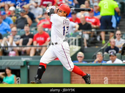 7. Juni 2017: Texas Rangers Designated Hitter Shin-soo Choo #17 bei einem interleague MLB-Spiel zwischen den New York Mets und die Texas Rangers am Globe Life Park in Arlington, TX New York besiegt Texas 4-3 Albert Pena/CSM Stockfoto