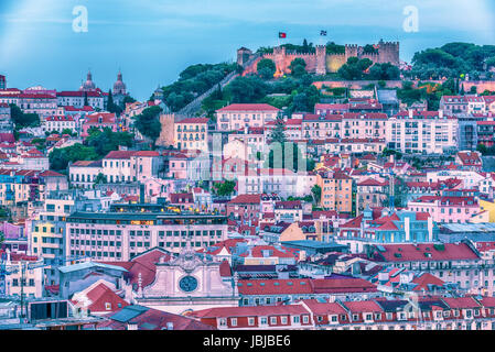 Lissabon, Portugal: Antenne anzeigen, der Altstadt und Sao Jorge Castle, Castelo de Sao Jorge Stockfoto