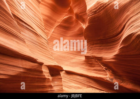 Innere des Antelope Canyon, versauten orange Wellen aus Stein gemacht Stockfoto