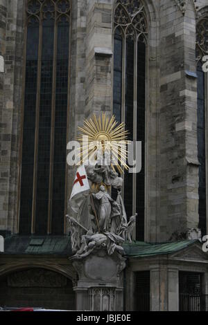 Figur der Fassade des Stephansdomes in Wien Stockfoto