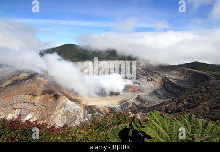 Fumarole Tätigkeit am Vulkan Poás, Alajujela, Costa Rica Stockfoto