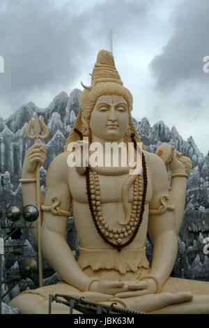 Idol des Lords Shiva sitzt im beschaulichen Stimmung Stockfoto