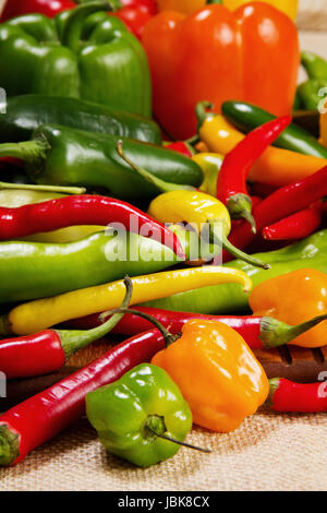 Abbildung des Chili Pfeffer Stillleben sehr bunt eine abwechslungsreiche Stockfoto