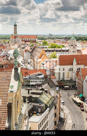 AUGSBURG, Deutschland - Mai 20: Blick über die Stadt Augsburg, Deutschland am 20. Mai 2017. Augsburg ist eine der ältesten Städte Deutschlands. Foto entnommen Stockfoto