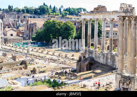 Rom, Italien - 17. September 2010: Fori Imperiali in Rom, wir Kaiserforen (Fori Imperiali in italienischer Sprache) sind eine Reihe von monumentalen für eine öffentliche (s Stockfoto