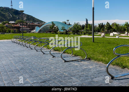 Friedensbrücke über Mtkwari River, Tbilisi, Georgia, Osteuropa Stockfoto