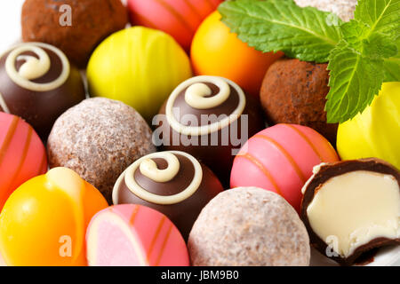 Gemischte Pralinen und Fruchtpralinen ganache Stockfoto