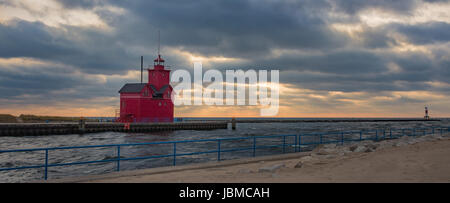 Holland-Leuchtturm bei Sonnenuntergang Stockfoto