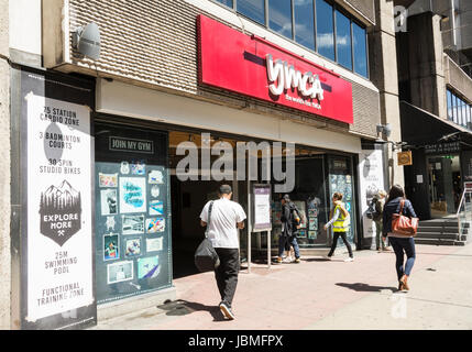 Von außen die YMCA auf Great Russell Street, London, England, UK Stockfoto