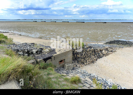 Strand & Deich - Bradwell-on-Sea, Essex, England, UK Stockfoto