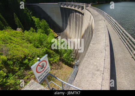 Stausee in den Alpen, Österreich Stockfoto