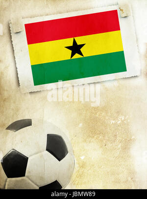 Vintage Foto von Ghana Flagge und Soccer ball Stockfoto