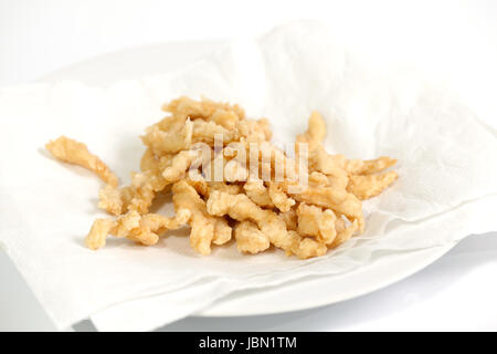 Hähnchen-Nuggets auf weißen Gewebe Stockfoto