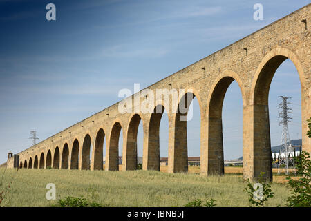 Der Aquädukt Noain in der Nähe von Pamplona in Navarra Spanien Stockfoto