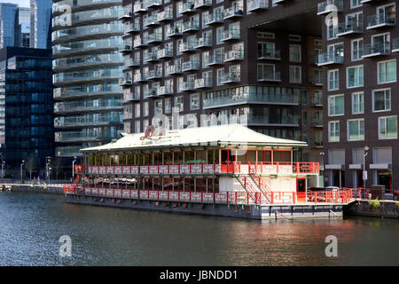 Die Lotus-Chinesen schwimmende Restaurant, innere Millwall Dock, London, UK Stockfoto