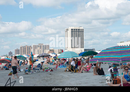 ATLANTIC CITY, NJ - 17. AUGUST: Atlantic City Beach während der jährlichen Atlantic City Airshow am 17. August 2016 Stockfoto