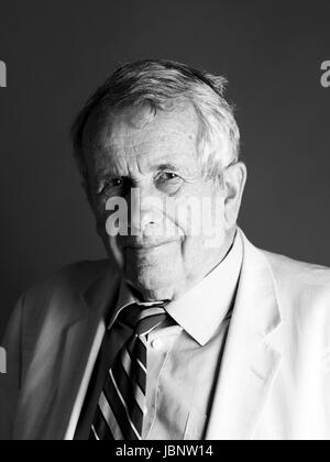 Martin Bell in den Oldie literarische Mittagessen 6/6/17. Stockfoto