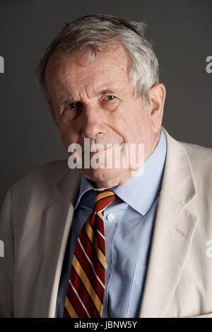 Martin Bell in den Oldie literarische Mittagessen 6/6/17. Stockfoto