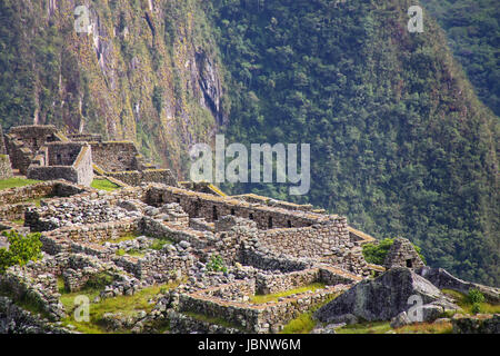 Schließen Sie die Ansicht der Ruinen auf Zitadelle Machu Picchu in Peru. Im Jahr 2007 wurde Machu Picchu von der neuen sieben Weltwunder gewählt. Stockfoto