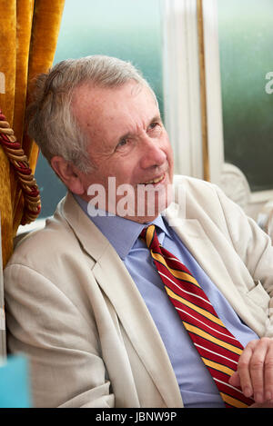 Martin Bell in den Oldie literarische Mittagessen 6/6/17. Stockfoto