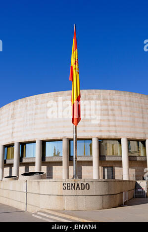 Madrid, Spanien. Der Senat / Senado auf Calle de Bailen - modernen Flügel hinzugefügt 1987 Stockfoto