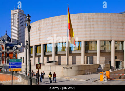 Madrid, Spanien. Der Senat / Senado auf Calle de Bailen - modernen Flügel hinzugefügt 1987 Stockfoto